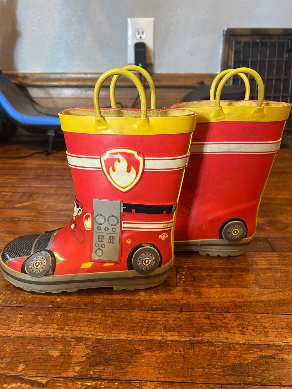 Rain boots sz 11/12